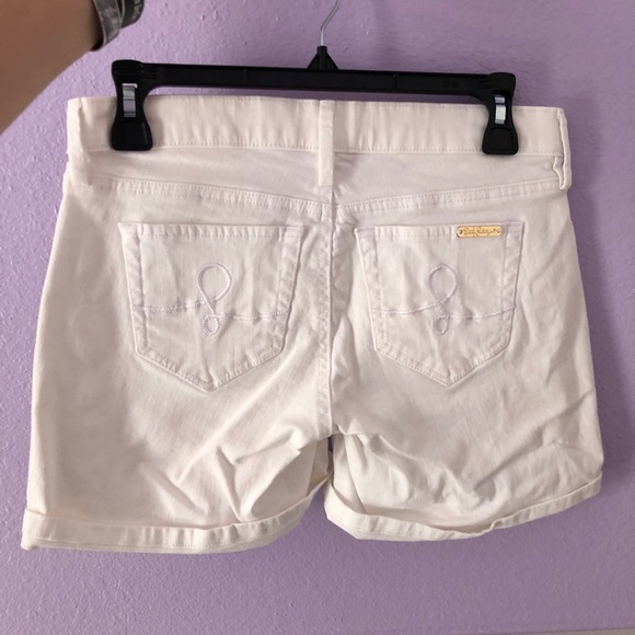 Lilly Pulitzer white jean shorts. Size 2 - Picture 2 of 6